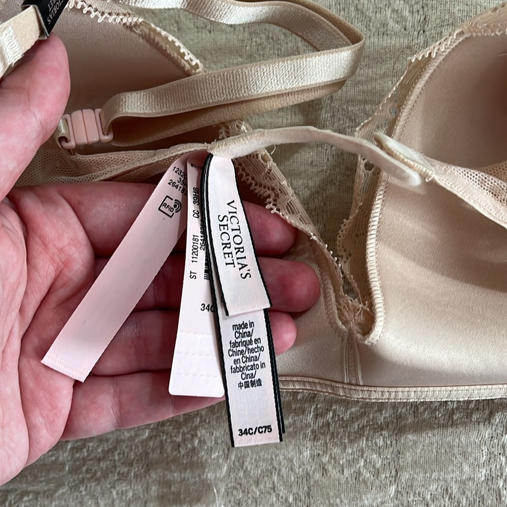 NWT Victoria’s Secret Wireless Push Up Bra - Picture 7 of 9